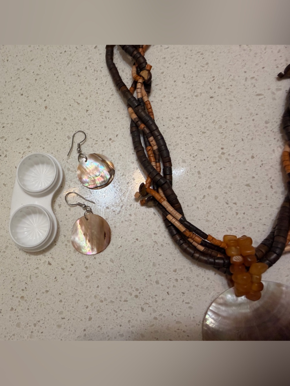 Vintage Hawaiian necklace and earrings - Picture 3 of 4